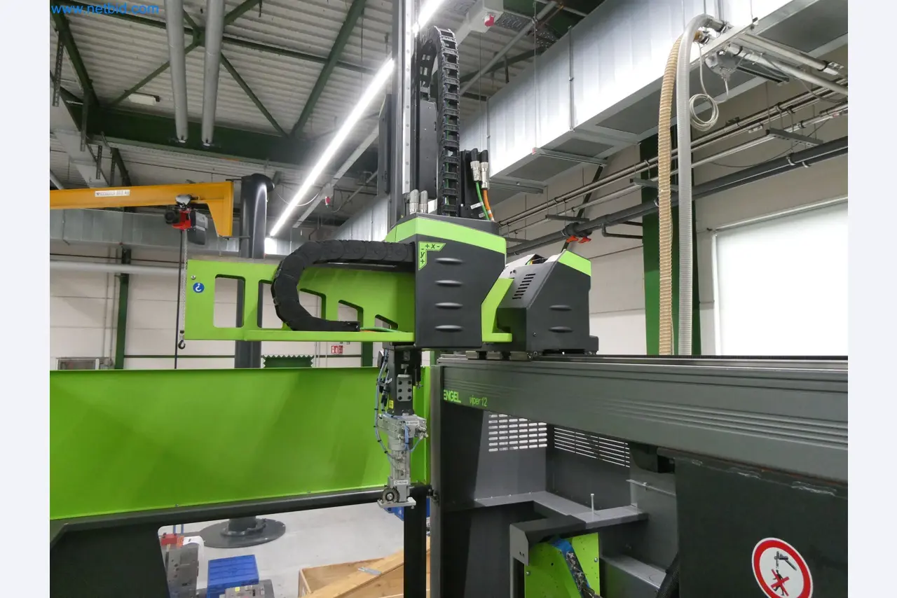 Vstřikovací stroje, CNC stroje a montážní linky pro topná tělesa a automobilové komponenty-16