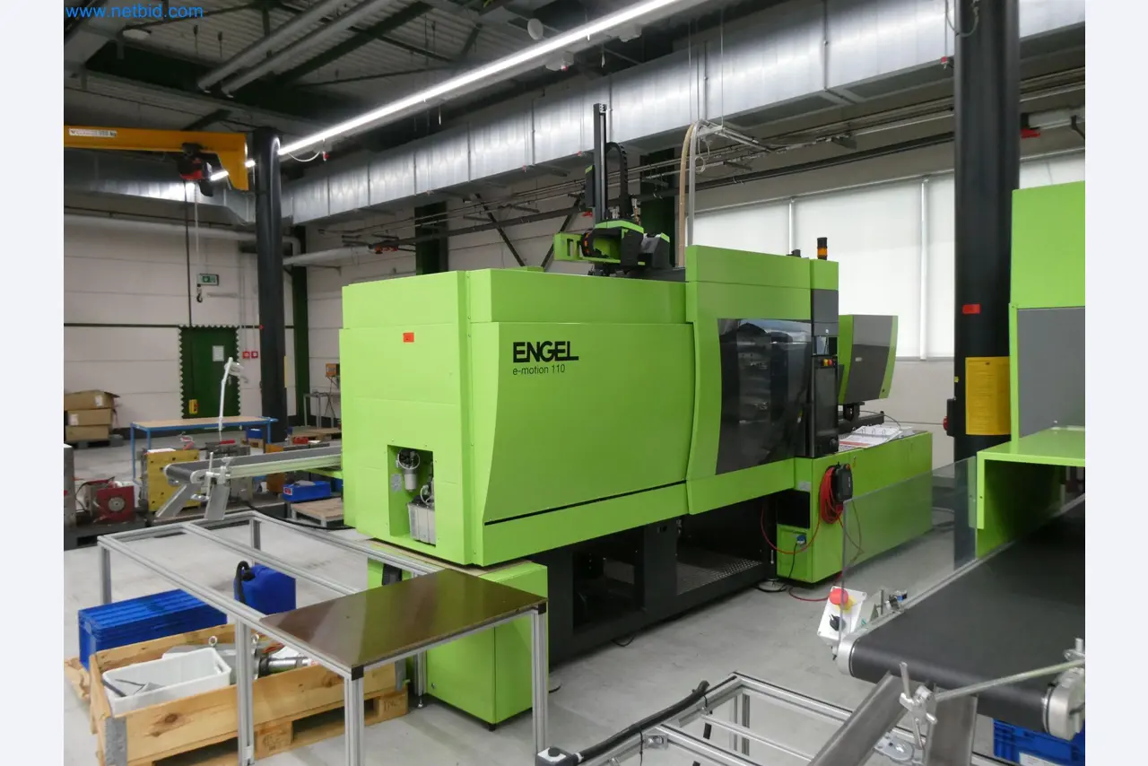 Vstřikovací stroje, CNC stroje a montážní linky pro topná tělesa a automobilové komponenty-1