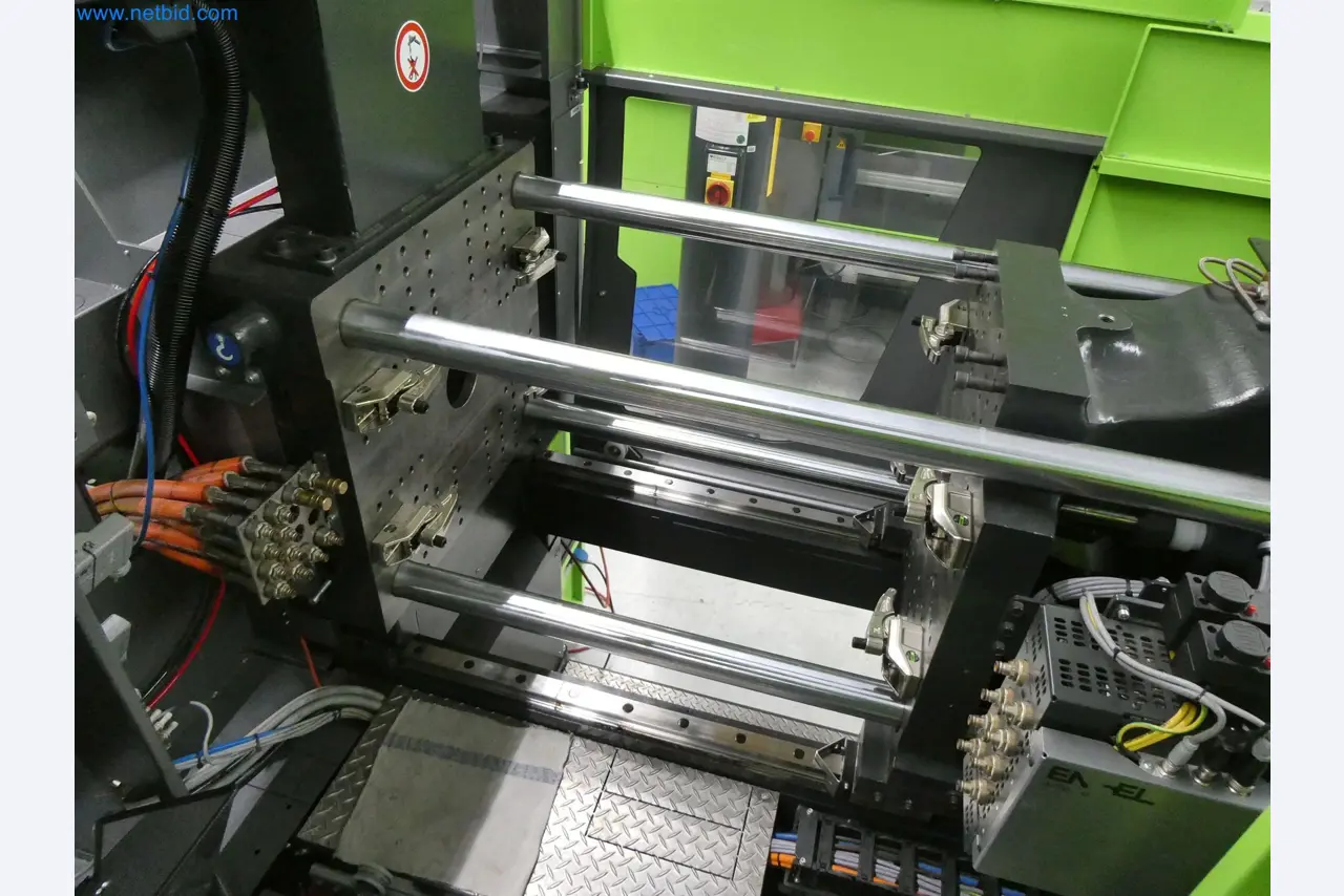 Vstřikovací stroje, CNC stroje a montážní linky pro topná tělesa a automobilové komponenty-4