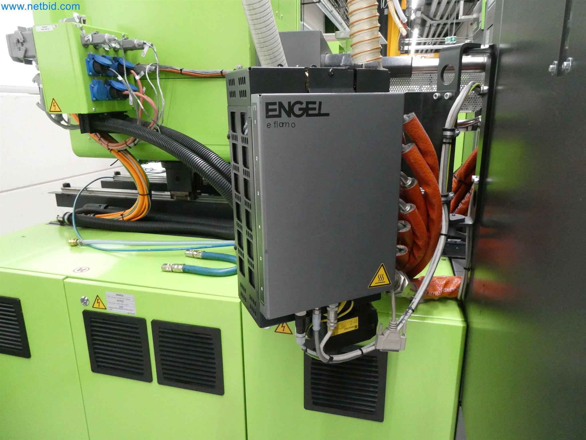 Vstřikovací stroje, CNC stroje a montážní linky pro topná tělesa a automobilové komponenty-5