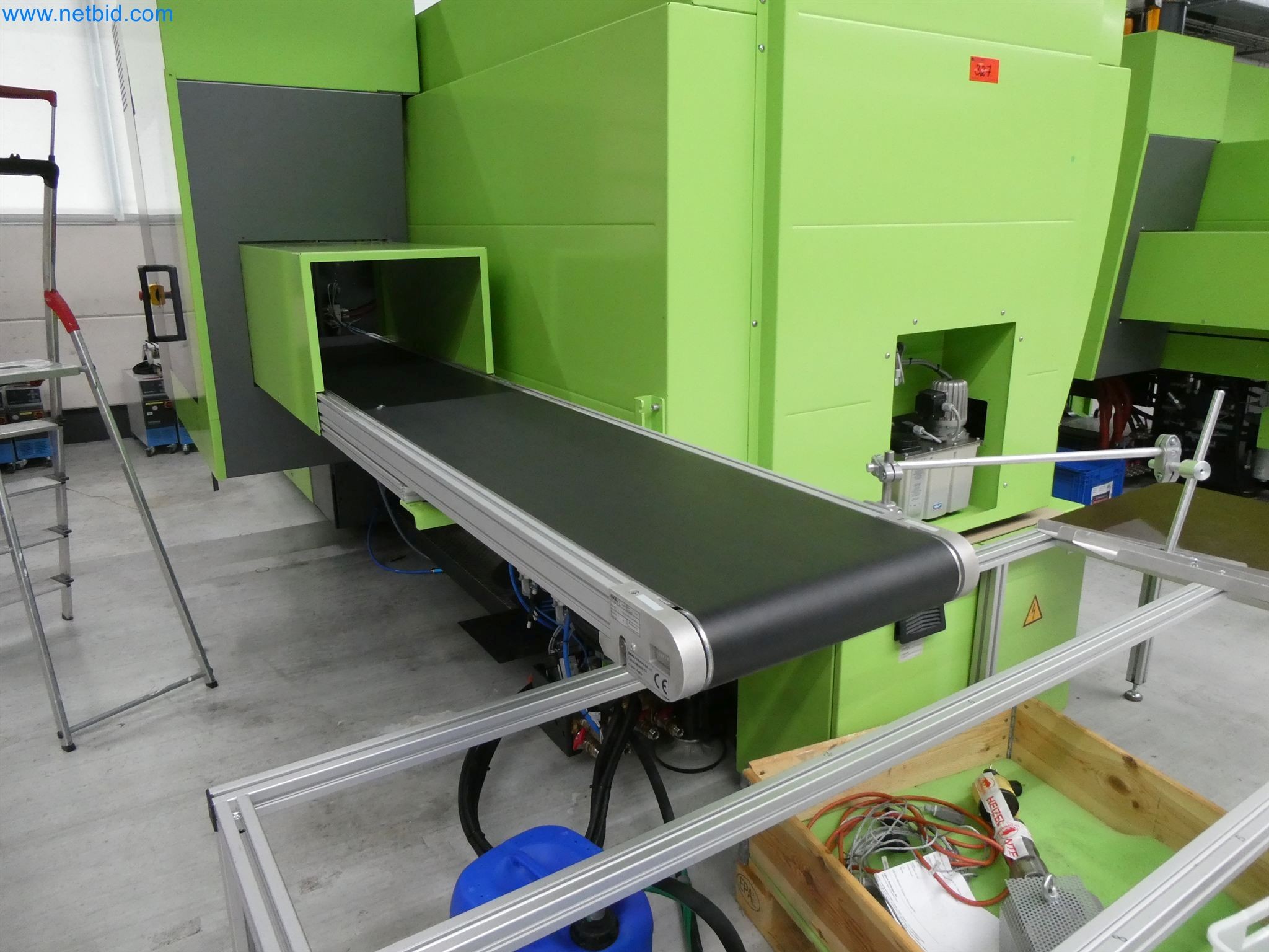 Vstřikovací stroje, CNC stroje a montážní linky pro topná tělesa a automobilové komponenty-6