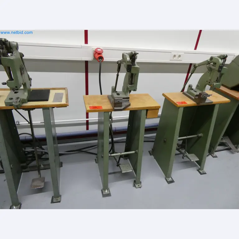 Máquinas de moldagem por injeção, máquinas CNC e linhas de montagem para elementos de aquecimento e componentes automóveis-1