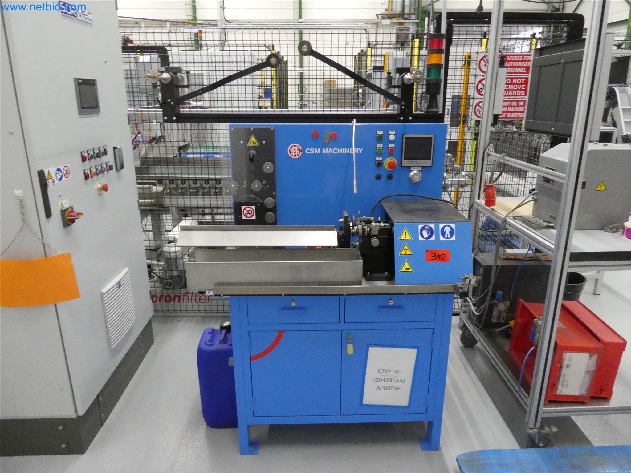 Máquinas de moldagem por injeção, máquinas CNC e linhas de montagem para elementos de aquecimento e componentes automóveis-1