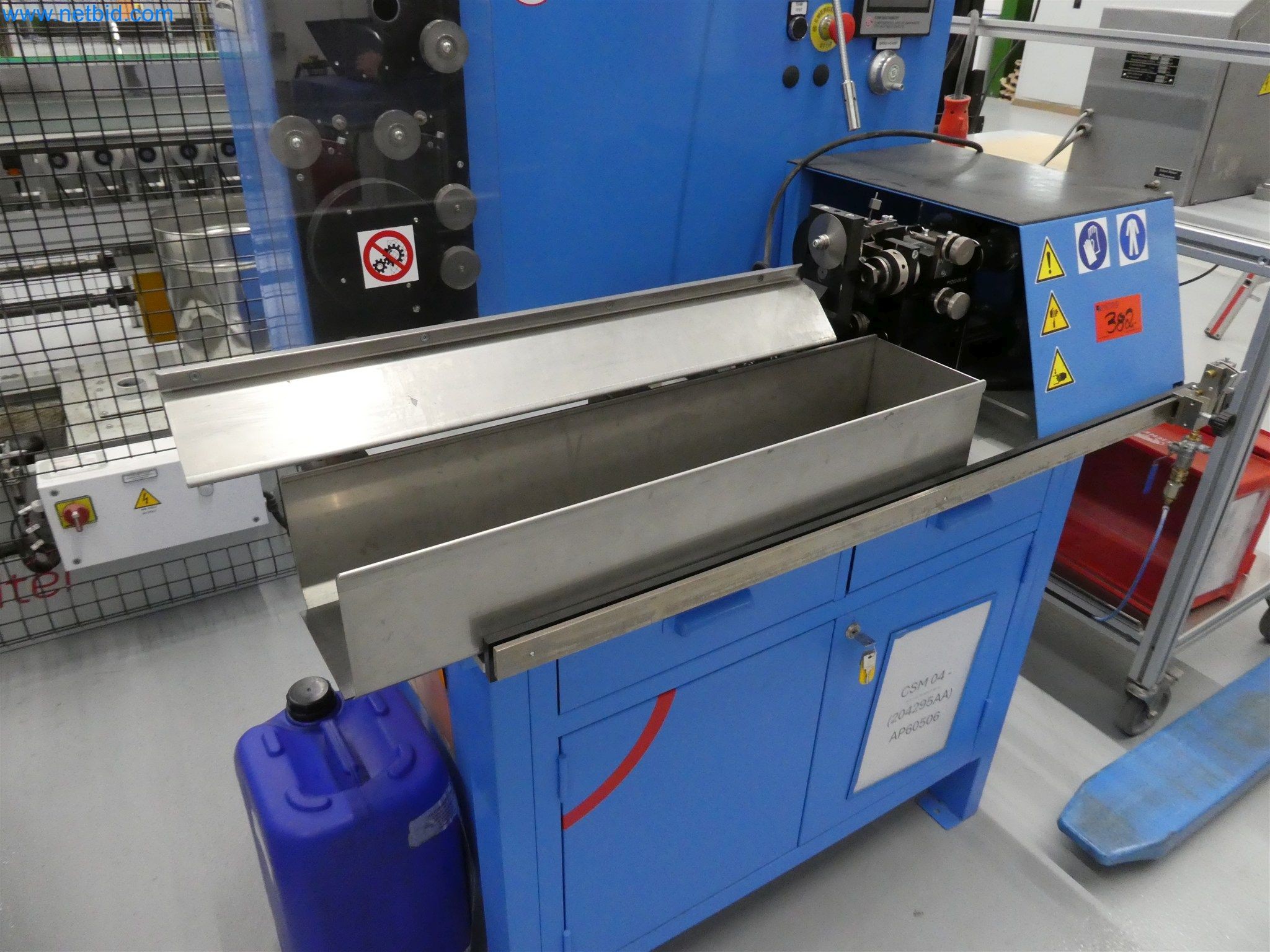 Máquinas de moldagem por injeção, máquinas CNC e linhas de montagem para elementos de aquecimento e componentes automóveis-3