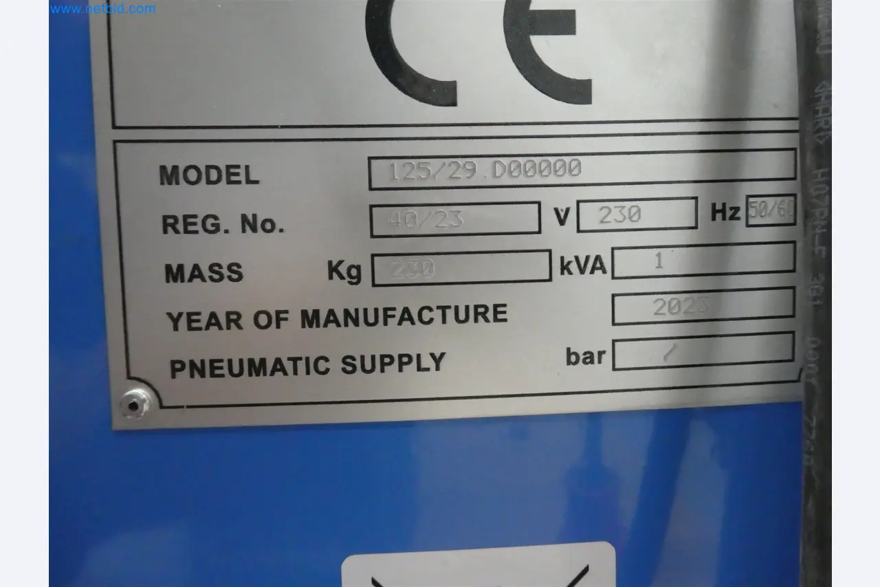 Máquinas de moldagem por injeção, máquinas CNC e linhas de montagem para elementos de aquecimento e componentes automóveis-5