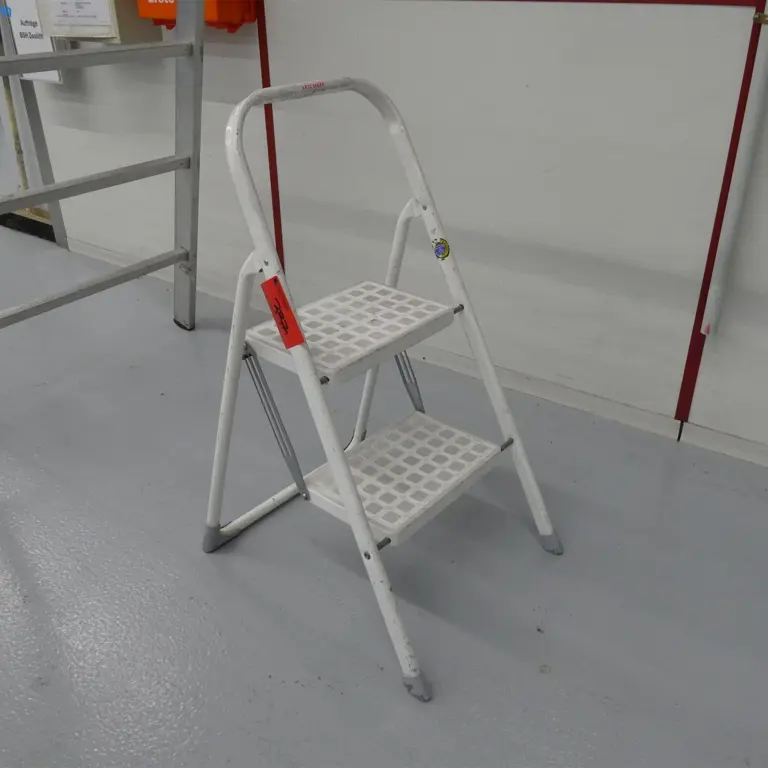 Escada dobrável em alumínio