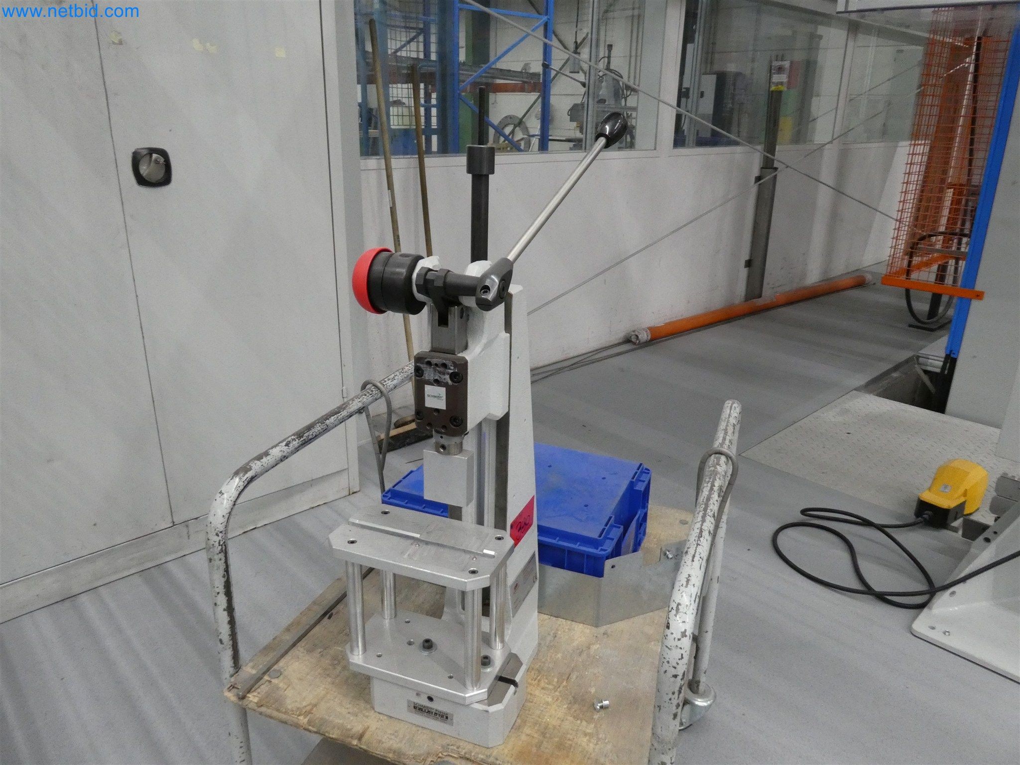 Máquinas de moldagem por injeção, máquinas CNC e linhas de montagem para elementos de aquecimento e componentes automóveis-2