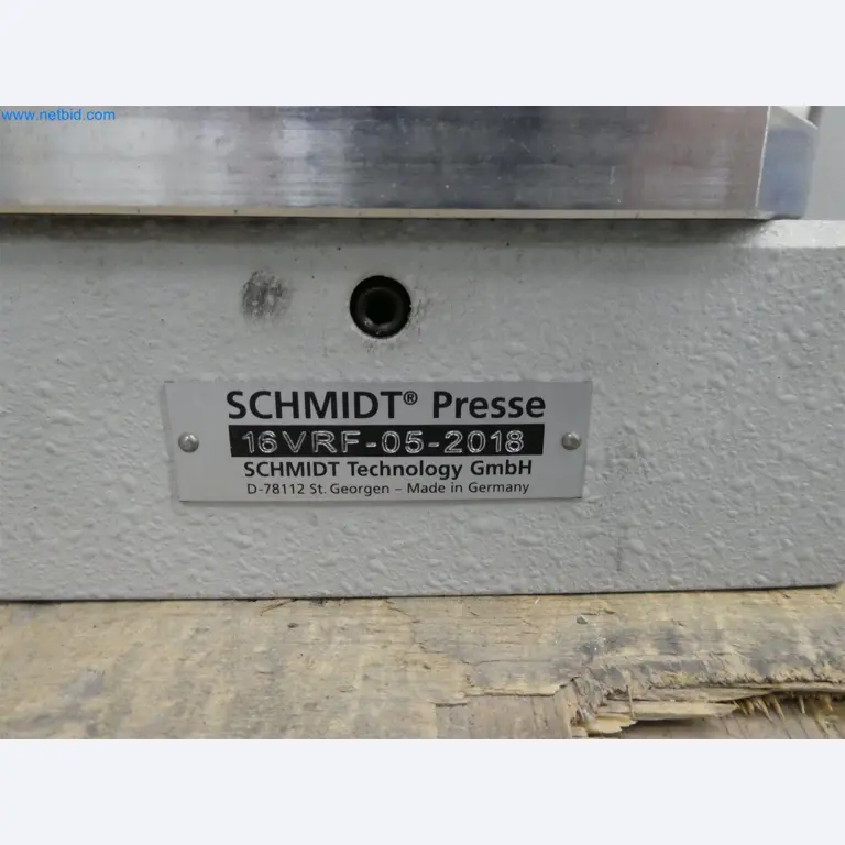 Máquinas de moldagem por injeção, máquinas CNC e linhas de montagem para elementos de aquecimento e componentes automóveis-3