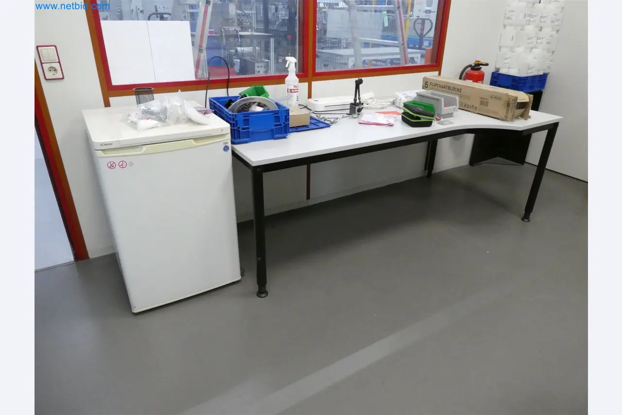 Máquinas de moldagem por injeção, máquinas CNC e linhas de montagem para elementos de aquecimento e componentes automóveis-2