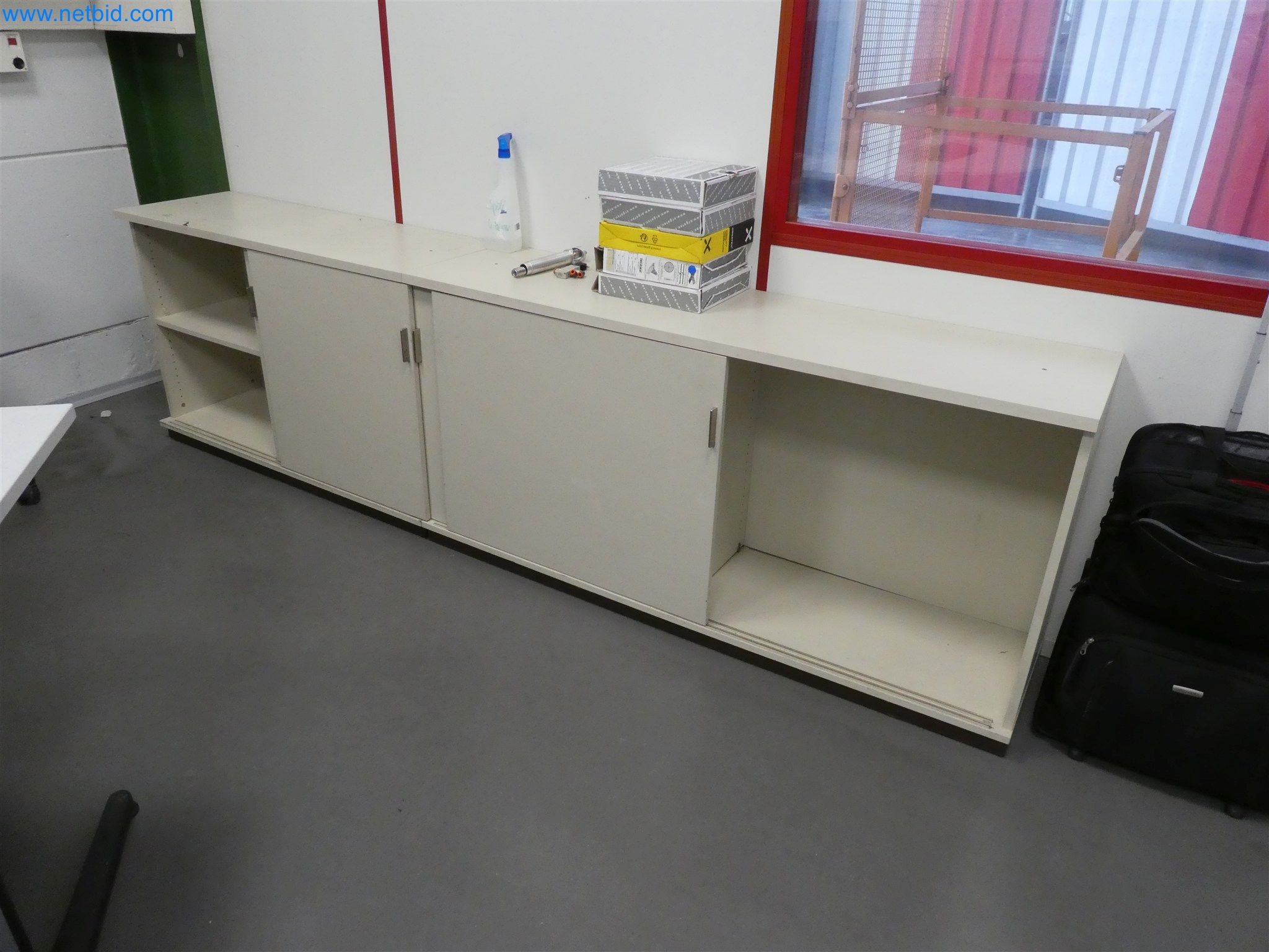 Máquinas de moldagem por injeção, máquinas CNC e linhas de montagem para elementos de aquecimento e componentes automóveis-4