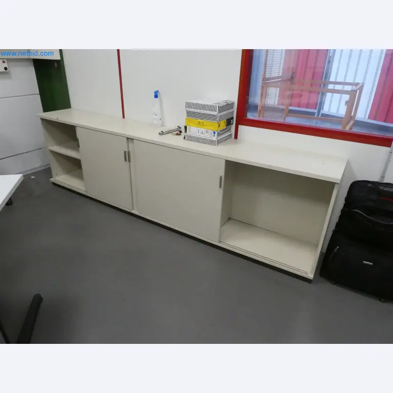 Máquinas de moldagem por injeção, máquinas CNC e linhas de montagem para elementos de aquecimento e componentes automóveis-4