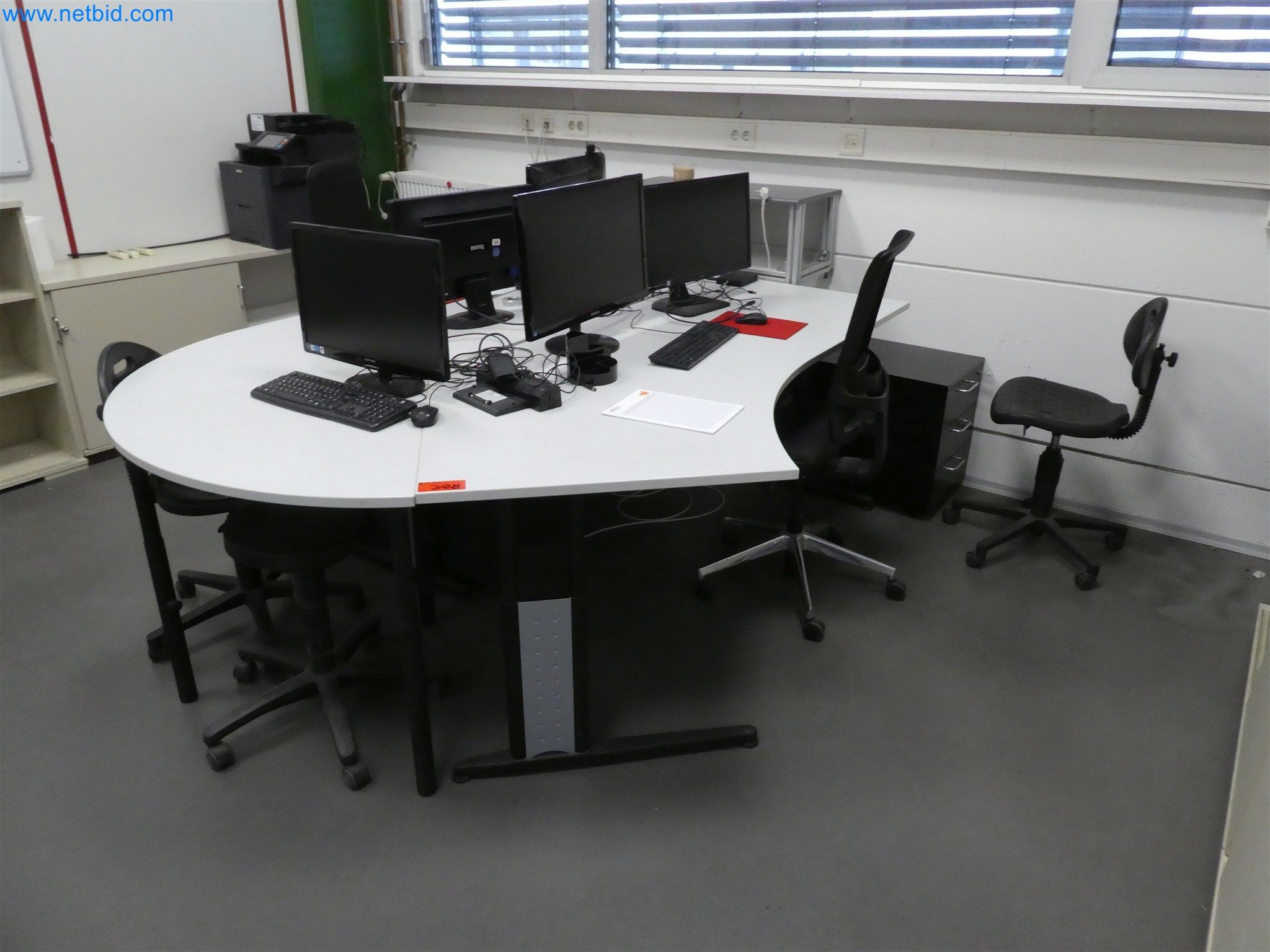 Máquinas de moldagem por injeção, máquinas CNC e linhas de montagem para elementos de aquecimento e componentes automóveis-5