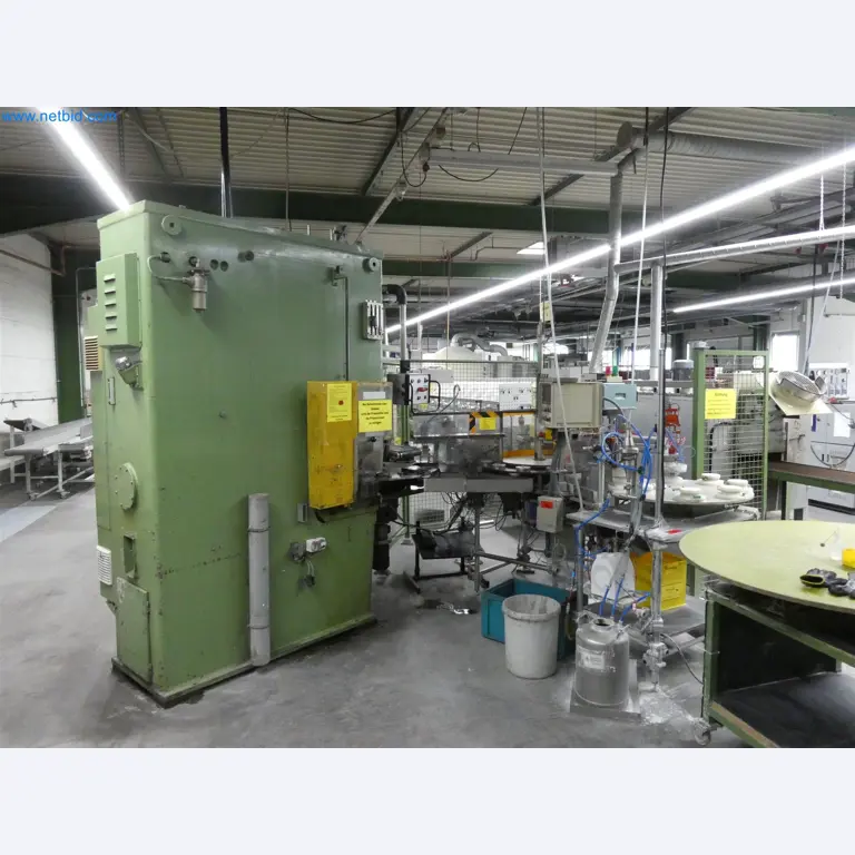 Máquinas de moldagem por injeção, máquinas CNC e linhas de montagem para elementos de aquecimento e componentes automóveis-1