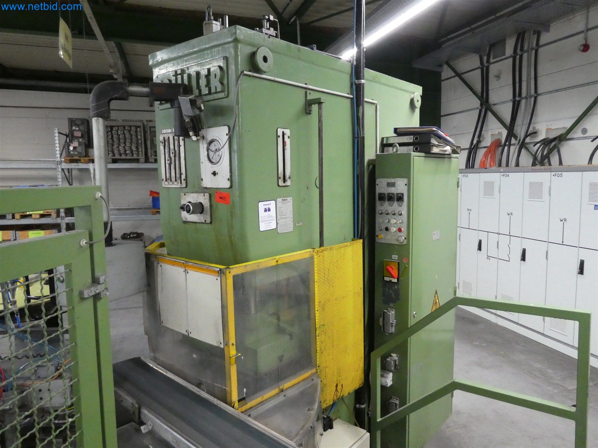 Máquinas de moldagem por injeção, máquinas CNC e linhas de montagem para elementos de aquecimento e componentes automóveis-2