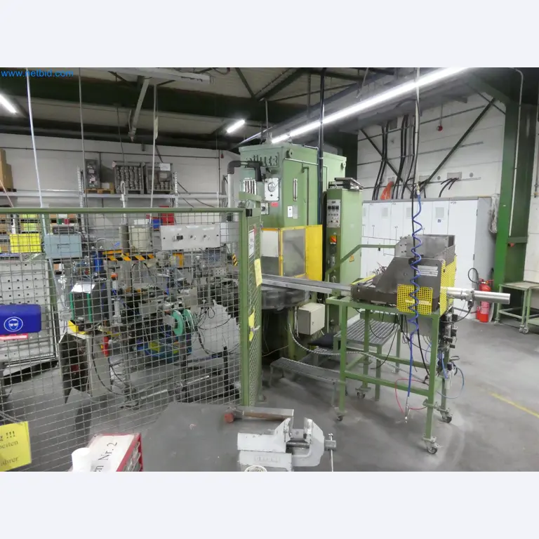 Máquinas de moldagem por injeção, máquinas CNC e linhas de montagem para elementos de aquecimento e componentes automóveis-3