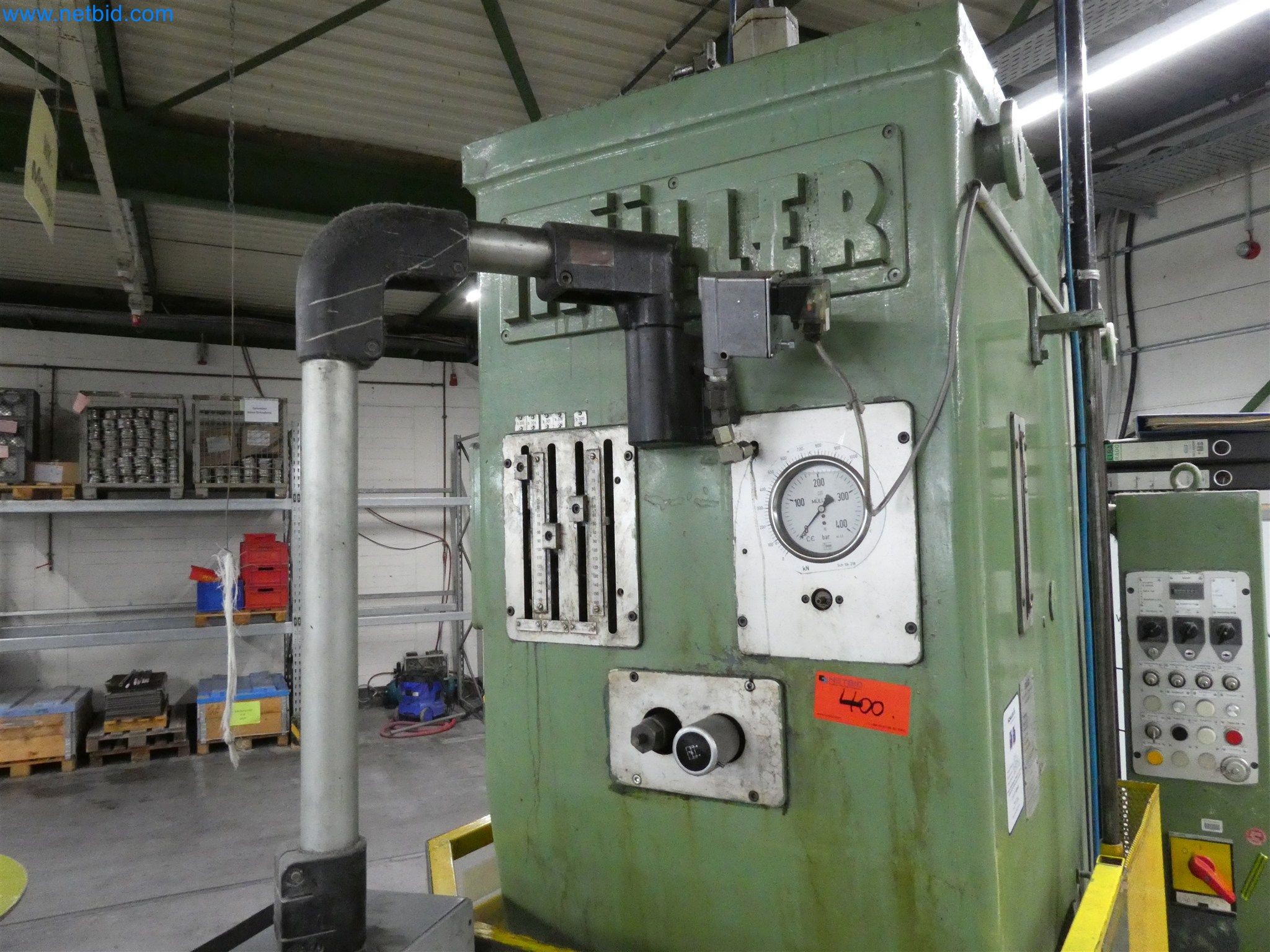 Máquinas de moldagem por injeção, máquinas CNC e linhas de montagem para elementos de aquecimento e componentes automóveis-4