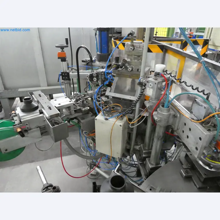 Máquinas de moldagem por injeção, máquinas CNC e linhas de montagem para elementos de aquecimento e componentes automóveis-9