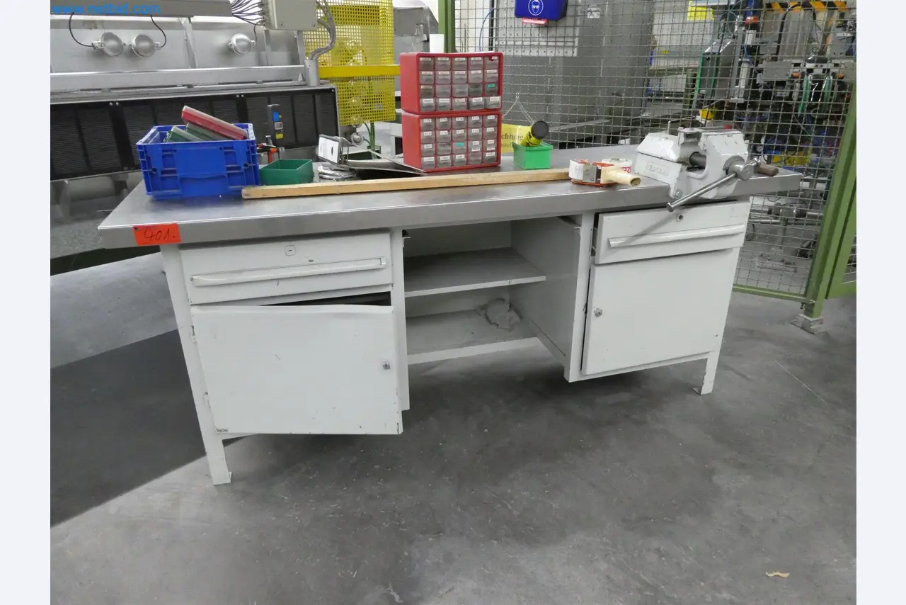 Máquinas de moldagem por injeção, máquinas CNC e linhas de montagem para elementos de aquecimento e componentes automóveis-1