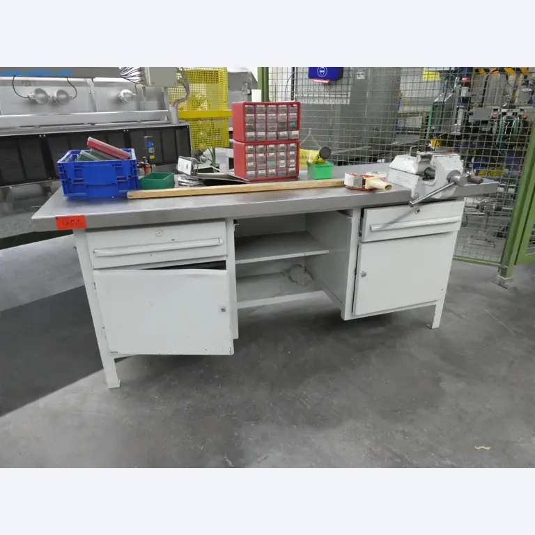 Máquinas de moldagem por injeção, máquinas CNC e linhas de montagem para elementos de aquecimento e componentes automóveis-1