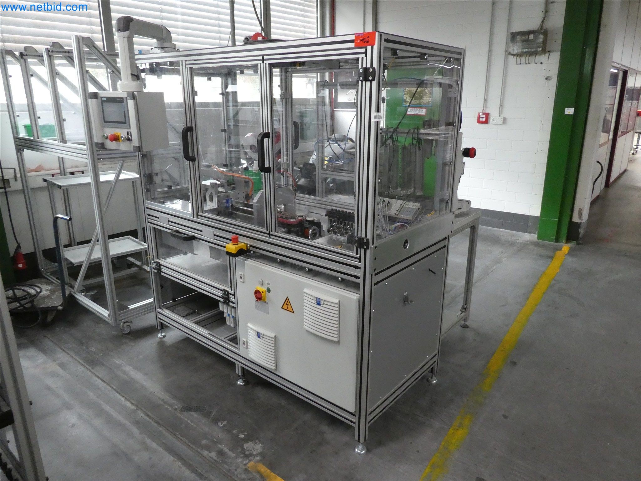 Máquinas de moldagem por injeção, máquinas CNC e linhas de montagem para elementos de aquecimento e componentes automóveis-2