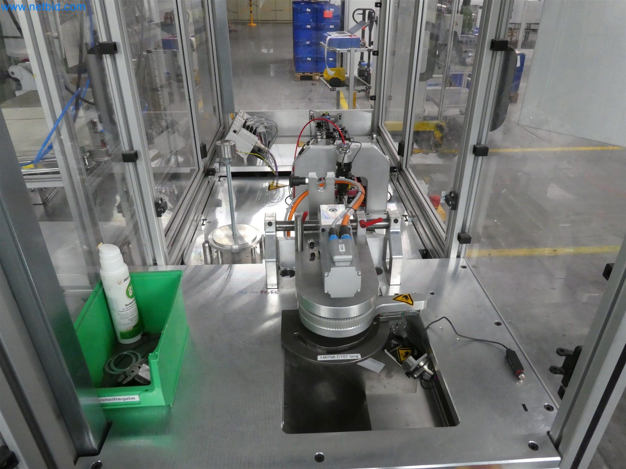 Máquinas de moldagem por injeção, máquinas CNC e linhas de montagem para elementos de aquecimento e componentes automóveis-3