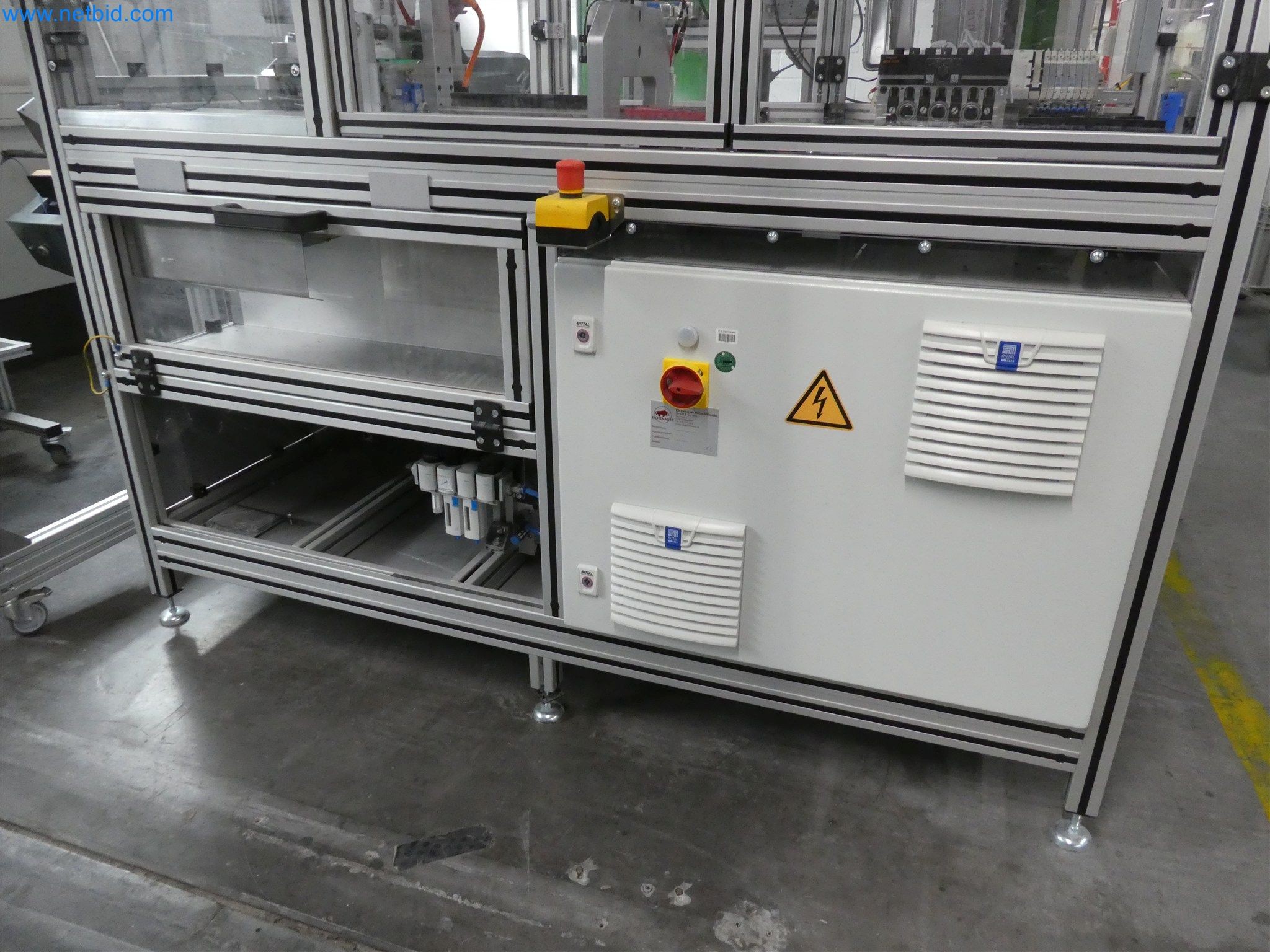 Máquinas de moldagem por injeção, máquinas CNC e linhas de montagem para elementos de aquecimento e componentes automóveis-4