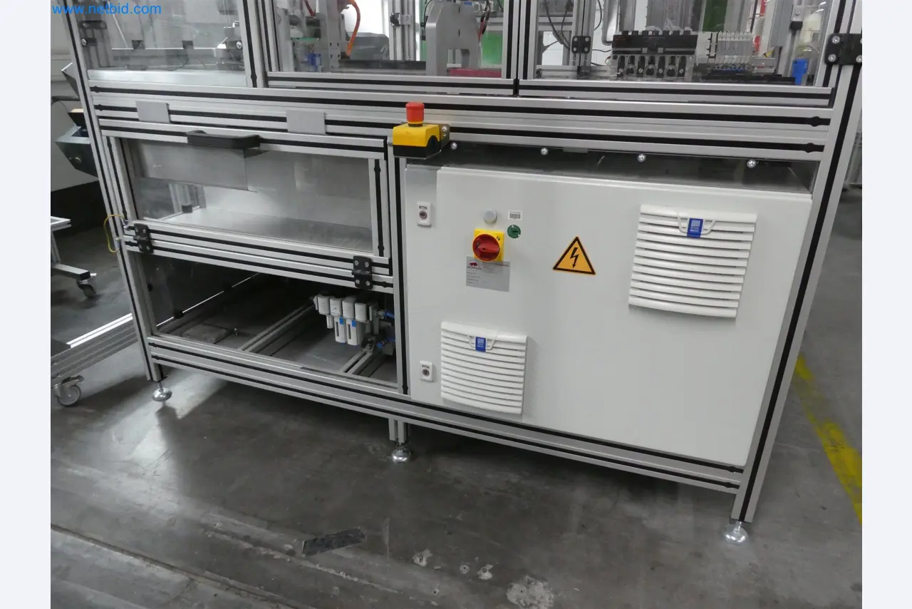 Máquinas de moldagem por injeção, máquinas CNC e linhas de montagem para elementos de aquecimento e componentes automóveis-4