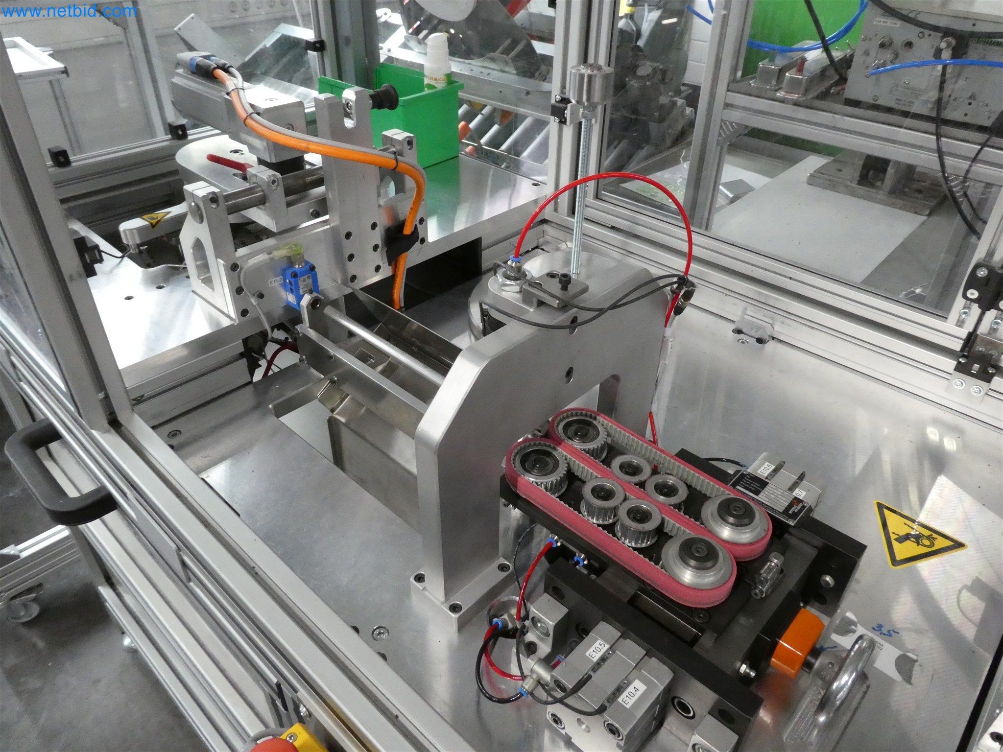 Máquinas de moldagem por injeção, máquinas CNC e linhas de montagem para elementos de aquecimento e componentes automóveis-7