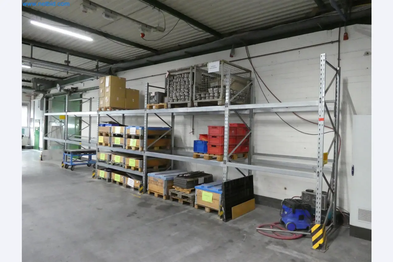 Máquinas de moldagem por injeção, máquinas CNC e linhas de montagem para elementos de aquecimento e componentes automóveis-1