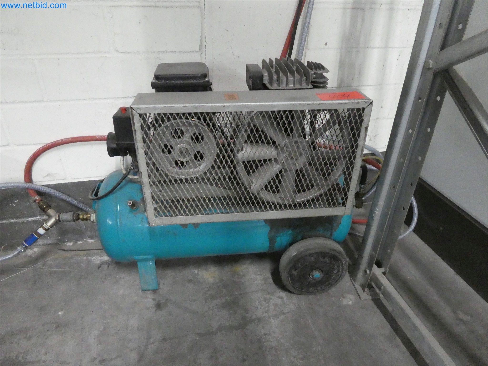 Máquinas de moldagem por injeção, máquinas CNC e linhas de montagem para elementos de aquecimento e componentes automóveis-1