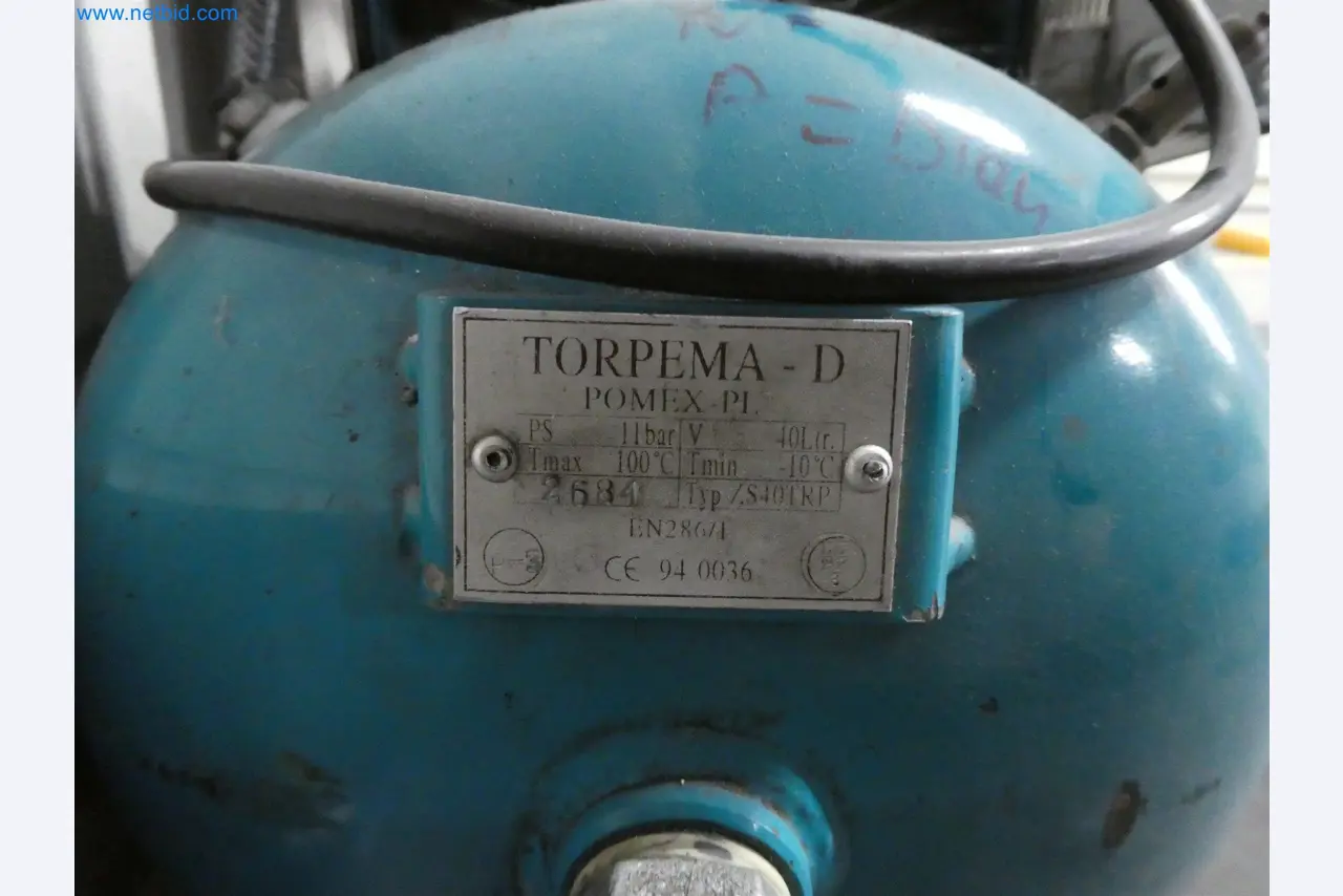 Máquinas de moldagem por injeção, máquinas CNC e linhas de montagem para elementos de aquecimento e componentes automóveis-2