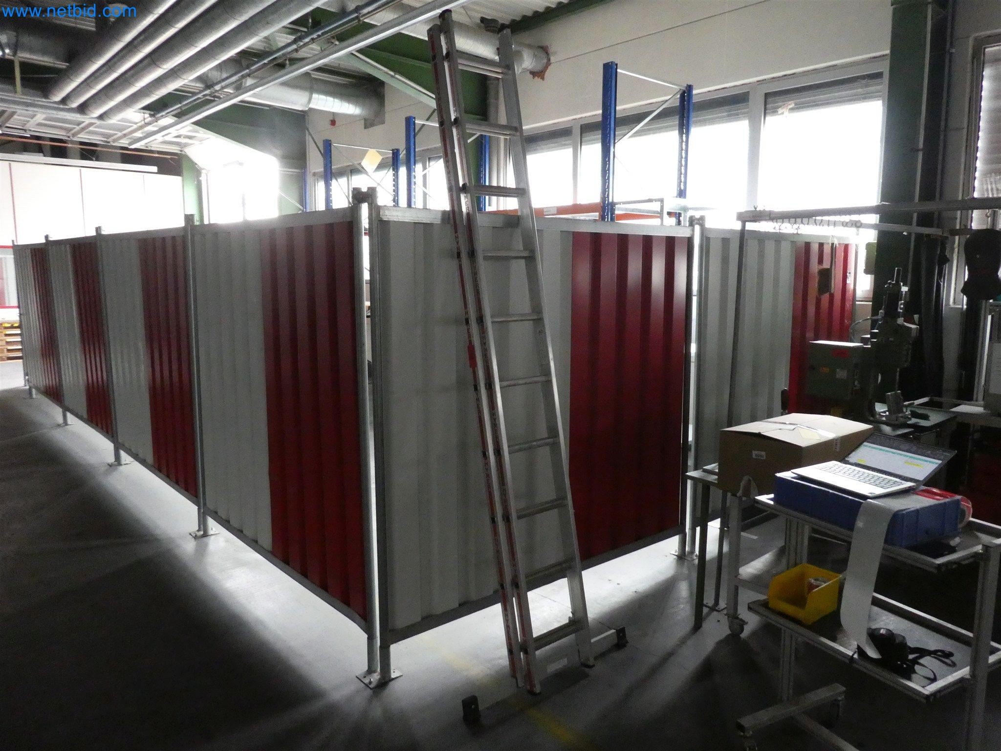 Máquinas de moldagem por injeção, máquinas CNC e linhas de montagem para elementos de aquecimento e componentes automóveis-1