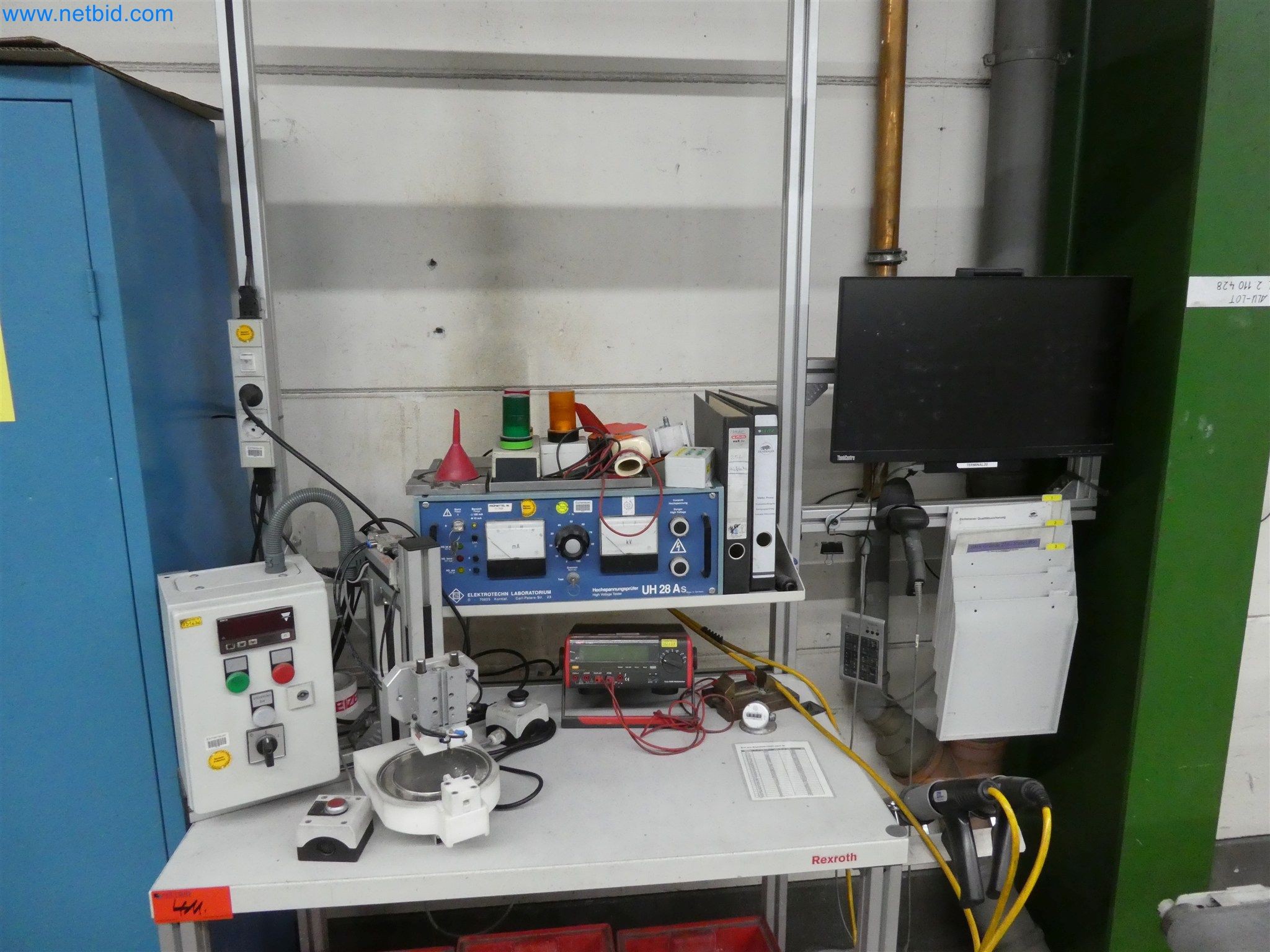 Máquinas de moldagem por injeção, máquinas CNC e linhas de montagem para elementos de aquecimento e componentes automóveis-2