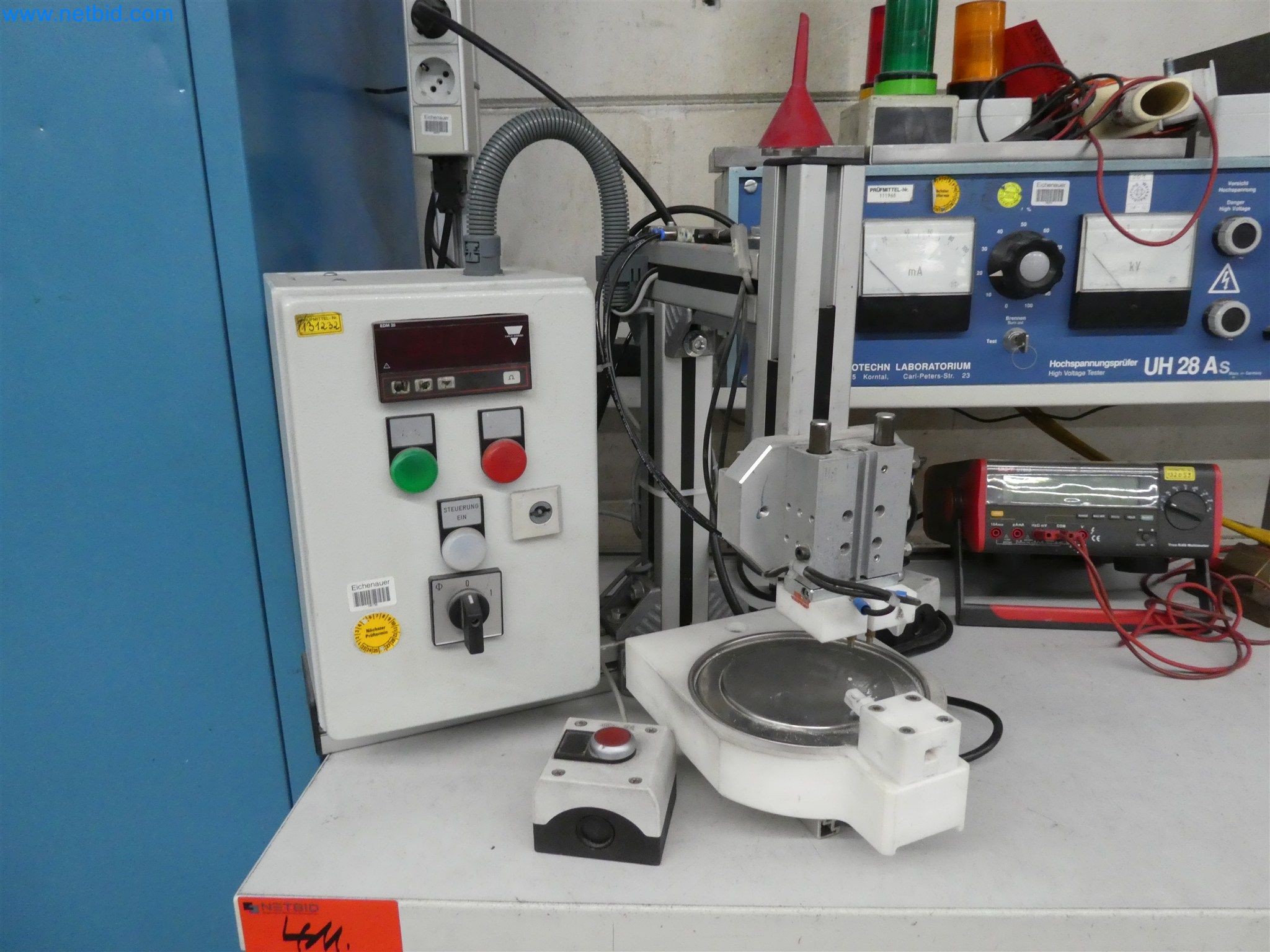Máquinas de moldagem por injeção, máquinas CNC e linhas de montagem para elementos de aquecimento e componentes automóveis-3