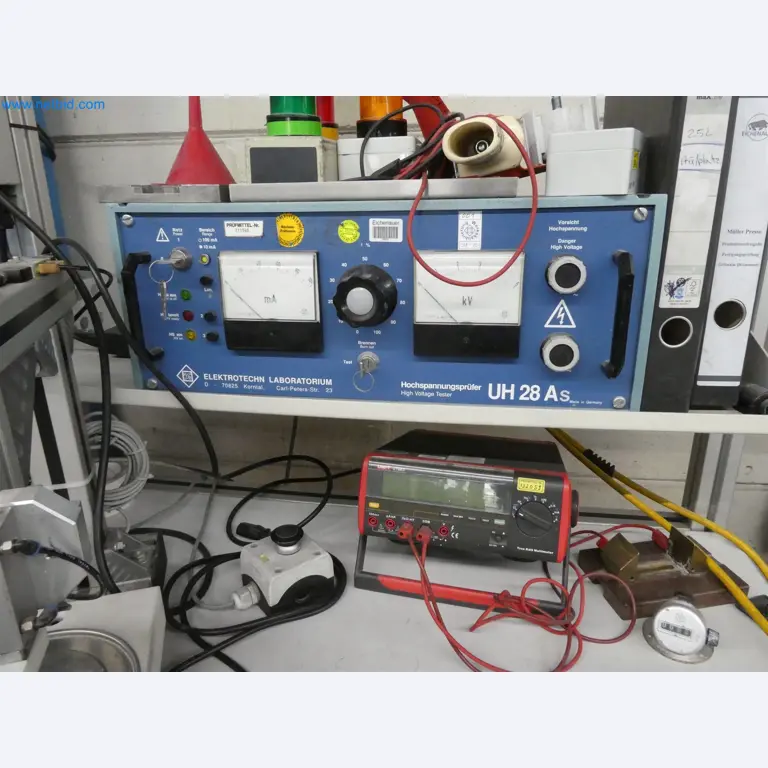 Máquinas de moldagem por injeção, máquinas CNC e linhas de montagem para elementos de aquecimento e componentes automóveis-5