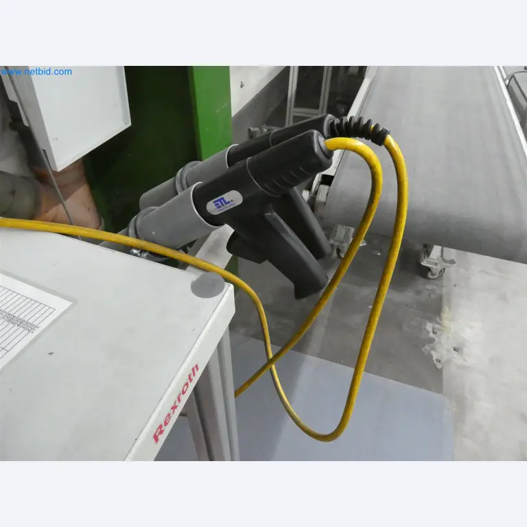 Máquinas de moldagem por injeção, máquinas CNC e linhas de montagem para elementos de aquecimento e componentes automóveis-7