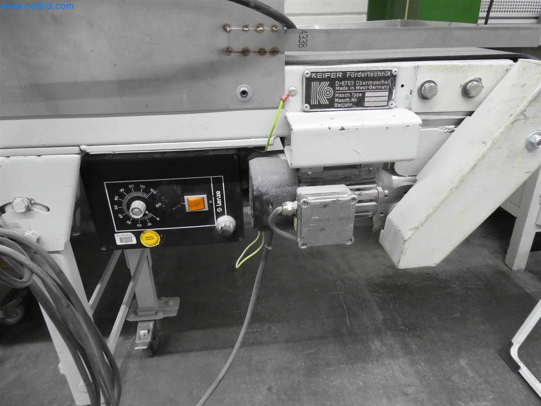 Máquinas de moldagem por injeção, máquinas CNC e linhas de montagem para elementos de aquecimento e componentes automóveis-4