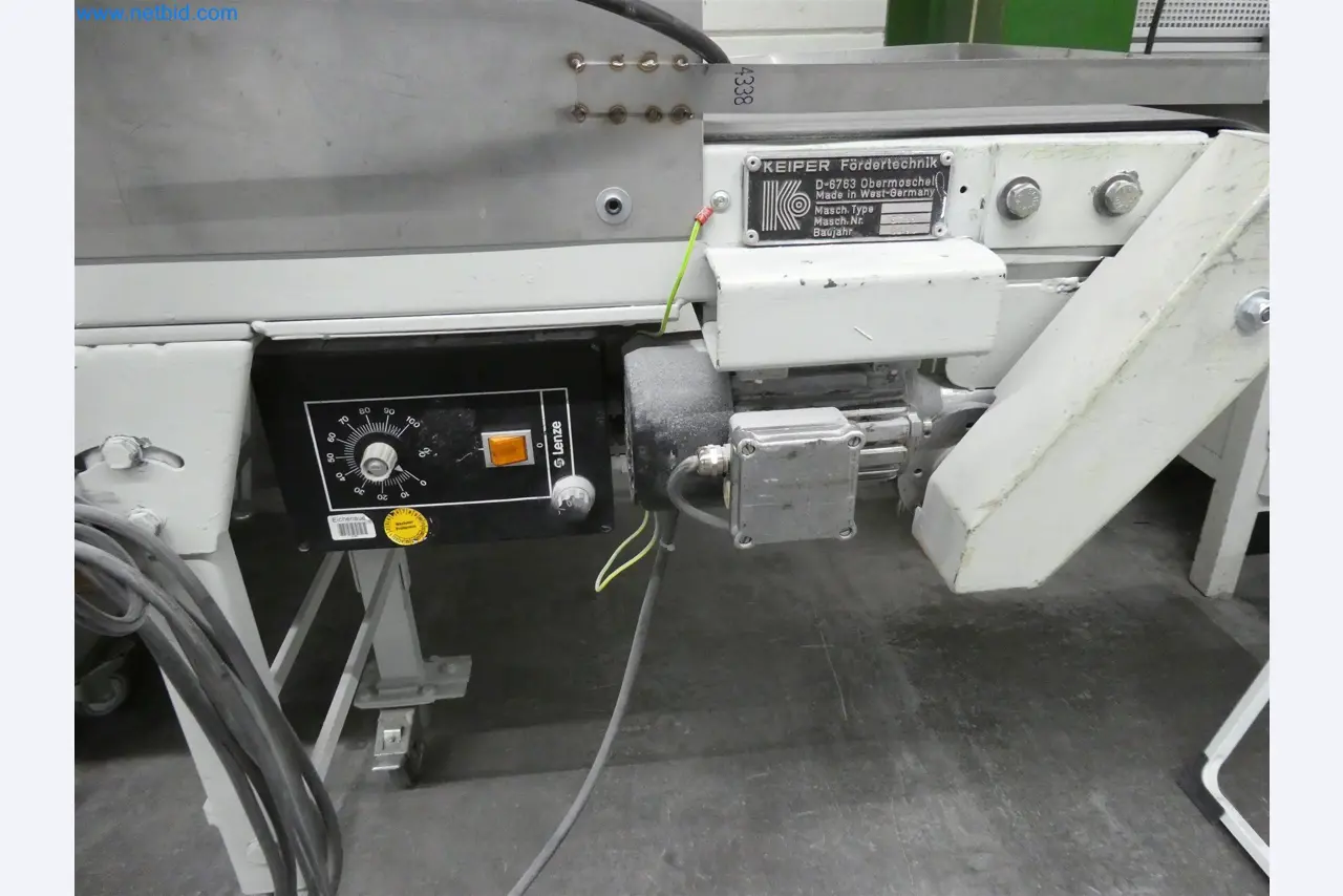 Máquinas de moldagem por injeção, máquinas CNC e linhas de montagem para elementos de aquecimento e componentes automóveis-4