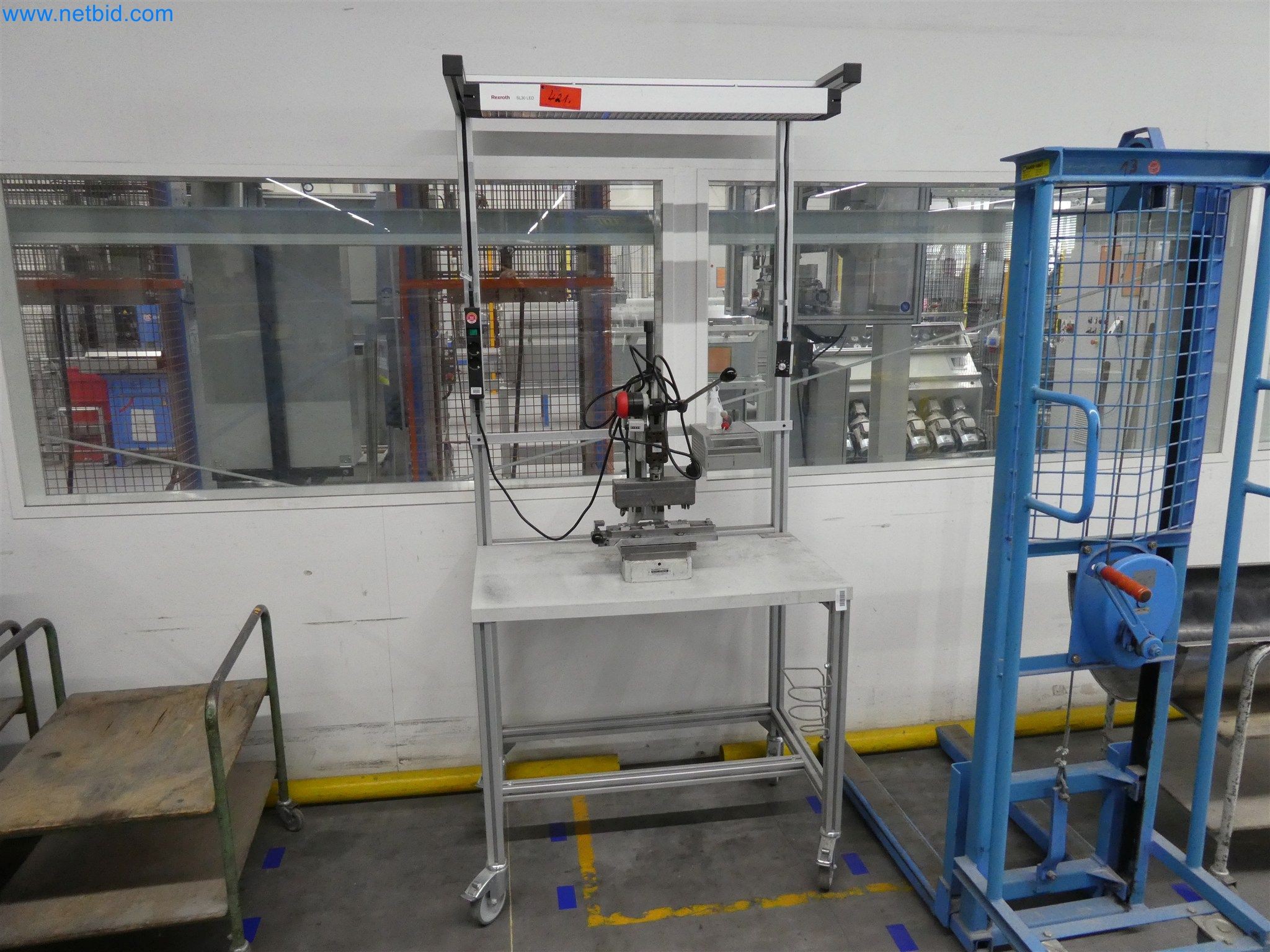 Máquinas de moldagem por injeção, máquinas CNC e linhas de montagem para elementos de aquecimento e componentes automóveis-1