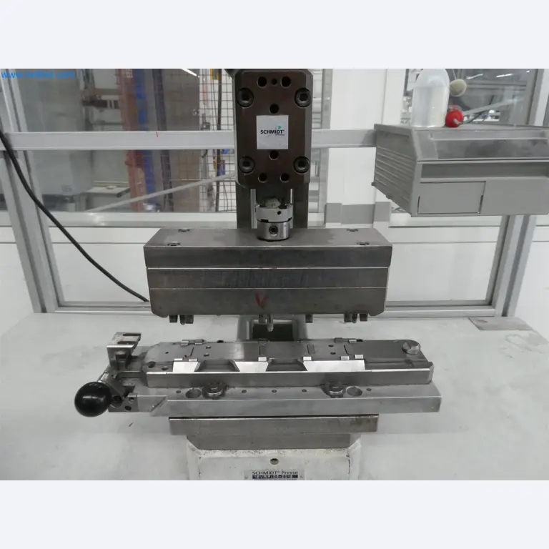 Máquinas de moldagem por injeção, máquinas CNC e linhas de montagem para elementos de aquecimento e componentes automóveis-2