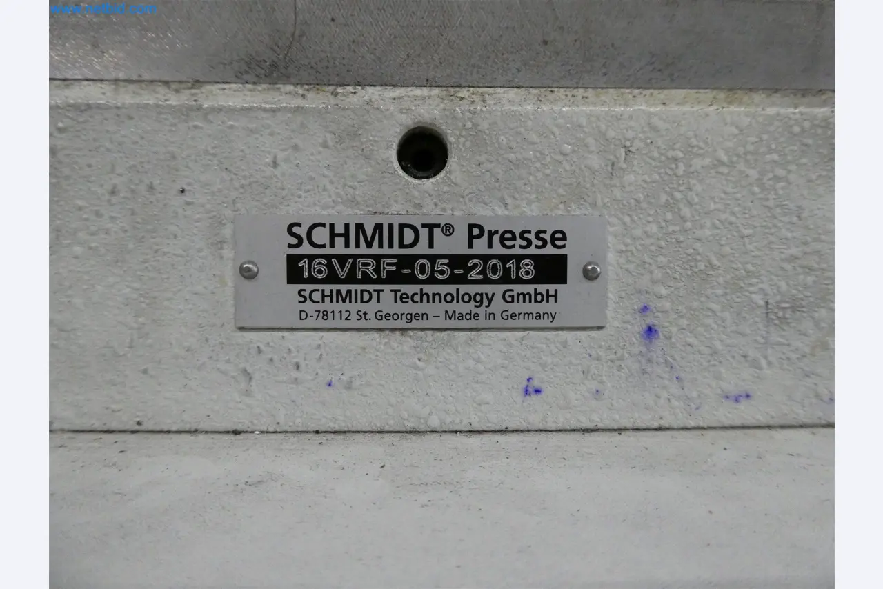 Máquinas de moldagem por injeção, máquinas CNC e linhas de montagem para elementos de aquecimento e componentes automóveis-3