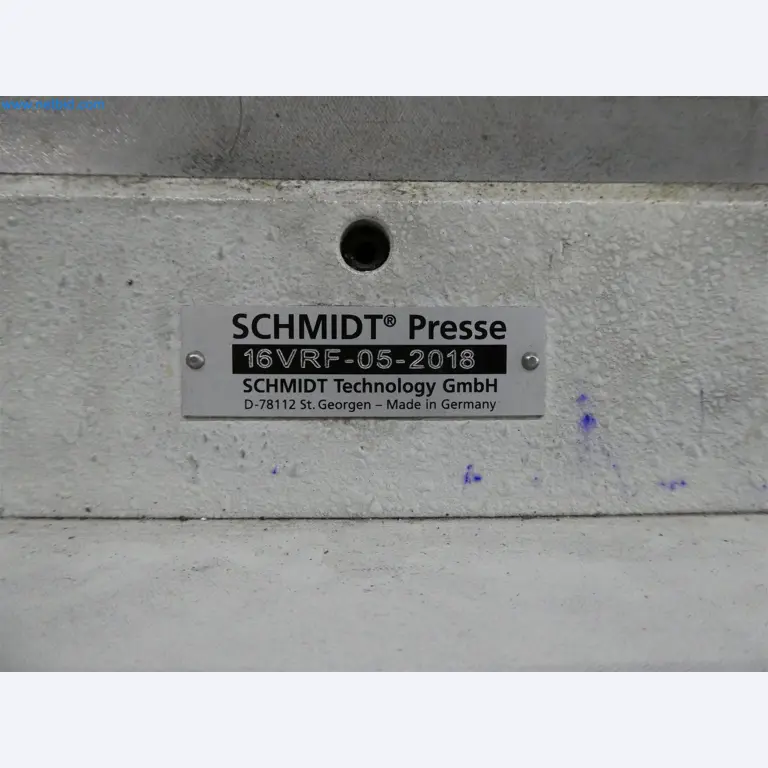 Máquinas de moldagem por injeção, máquinas CNC e linhas de montagem para elementos de aquecimento e componentes automóveis-3