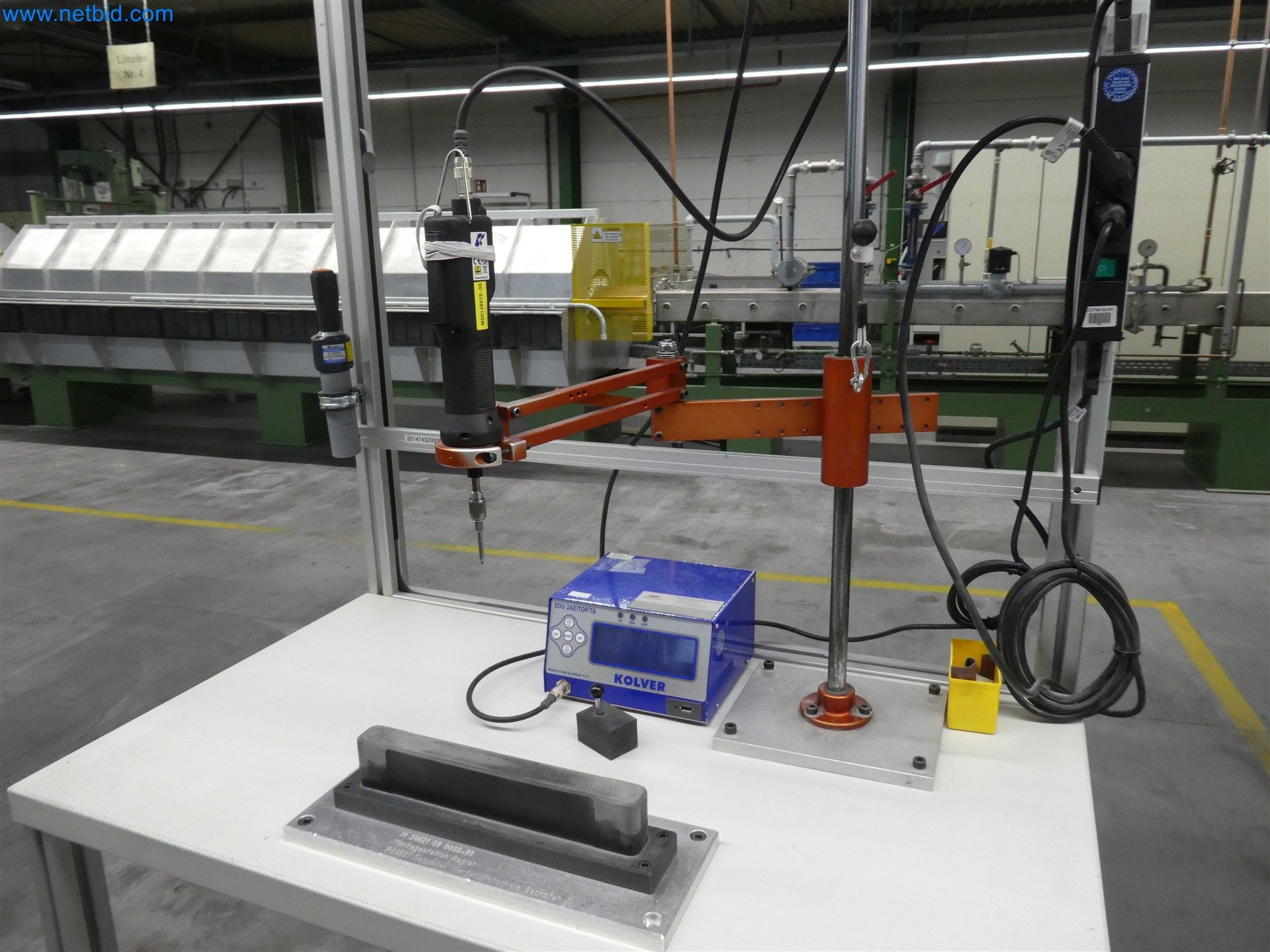 Máquinas de moldagem por injeção, máquinas CNC e linhas de montagem para elementos de aquecimento e componentes automóveis-2