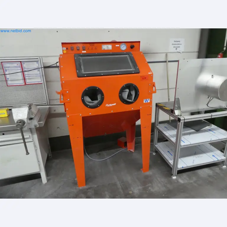 Máquinas de moldagem por injeção, máquinas CNC e linhas de montagem para elementos de aquecimento e componentes automóveis-1