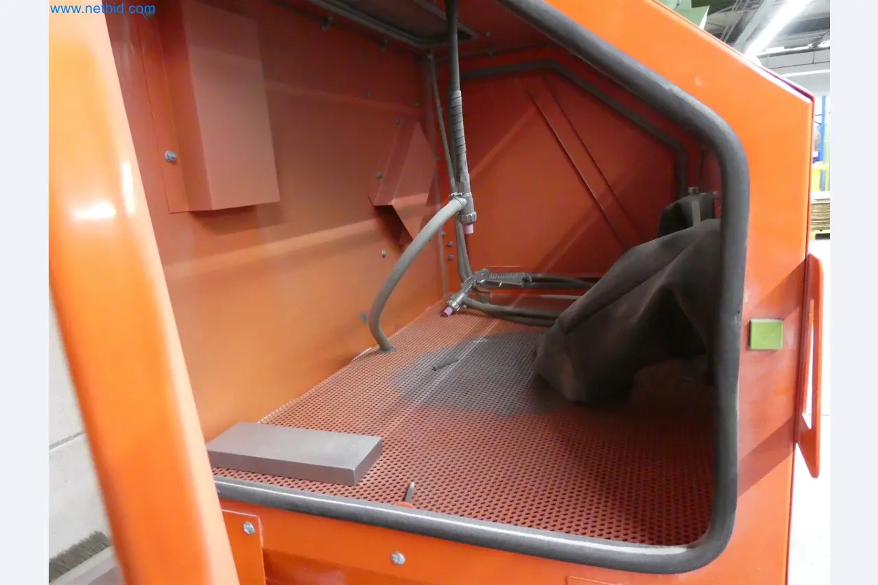 Máquinas de moldagem por injeção, máquinas CNC e linhas de montagem para elementos de aquecimento e componentes automóveis-2