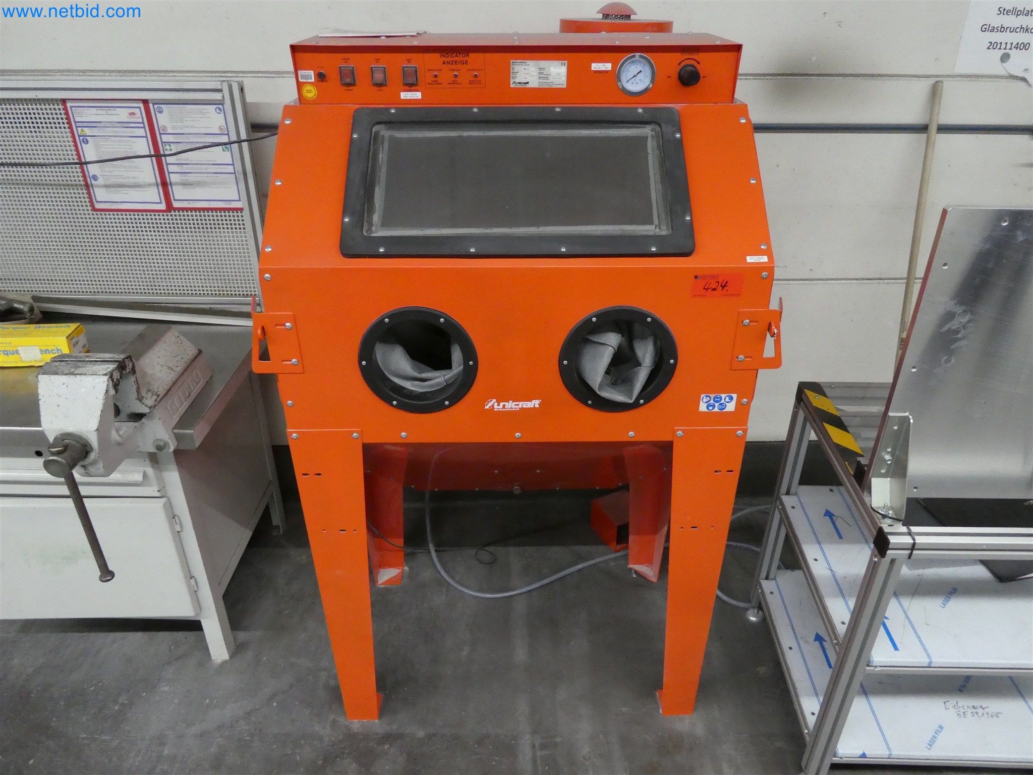 Máquinas de moldagem por injeção, máquinas CNC e linhas de montagem para elementos de aquecimento e componentes automóveis-3