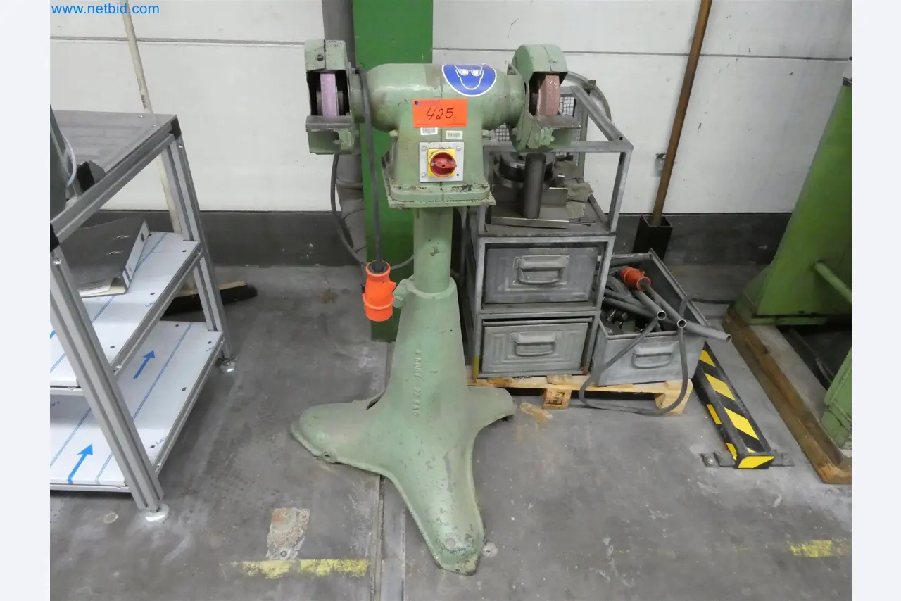 Máquinas de moldagem por injeção, máquinas CNC e linhas de montagem para elementos de aquecimento e componentes automóveis-1