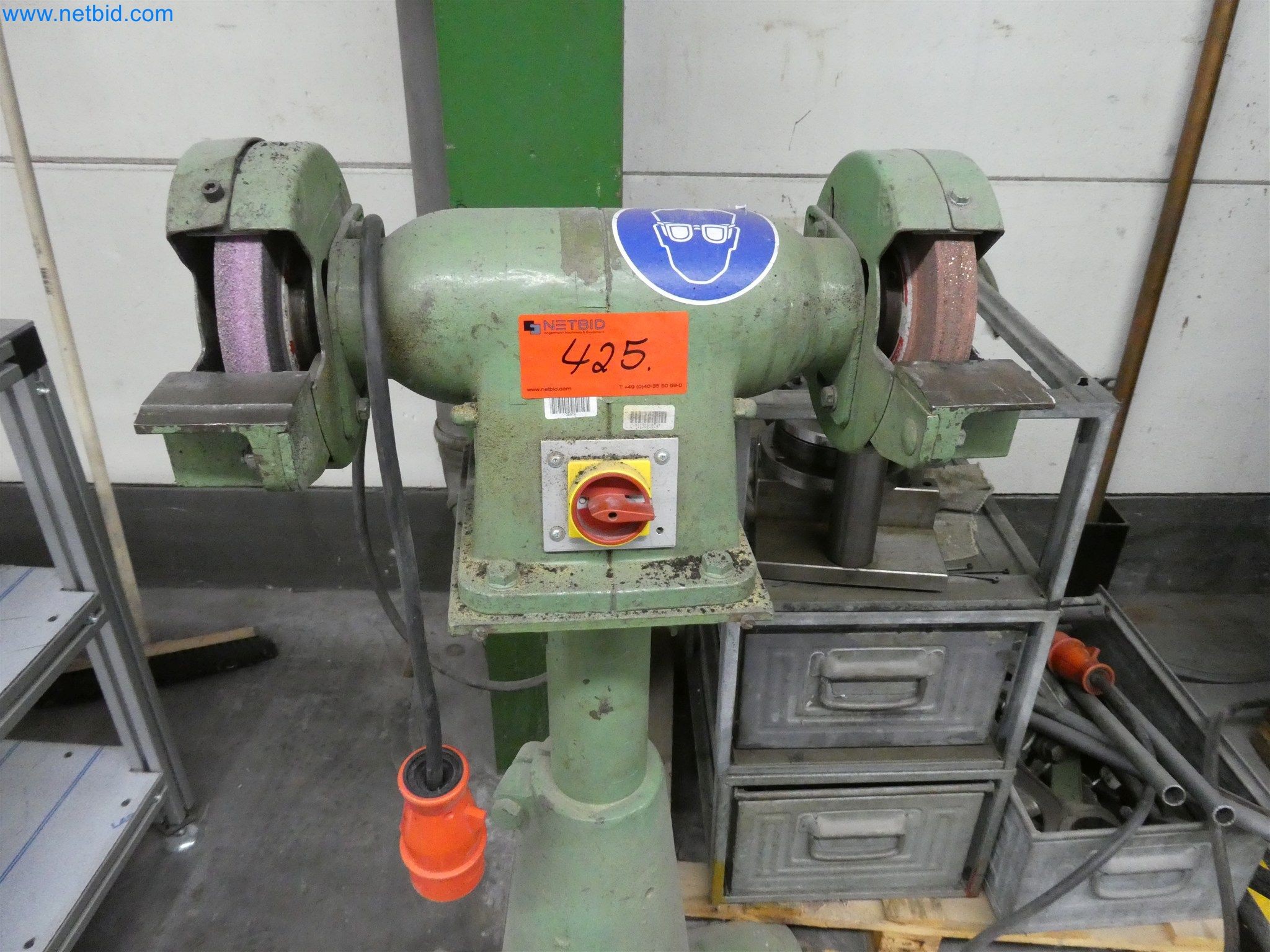 Máquinas de moldagem por injeção, máquinas CNC e linhas de montagem para elementos de aquecimento e componentes automóveis-2