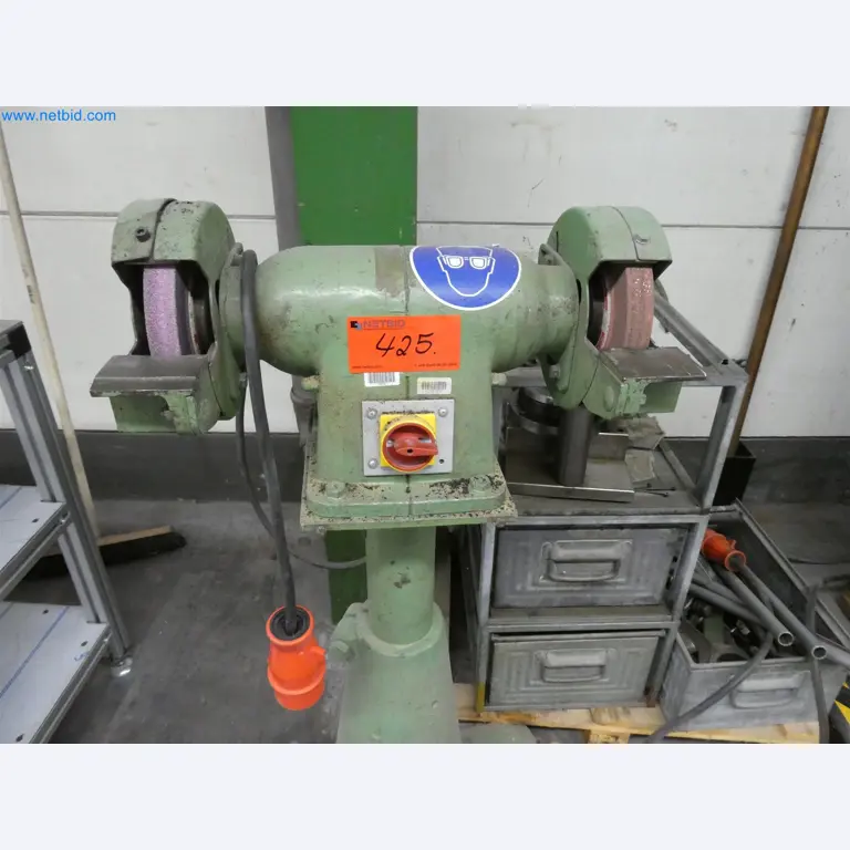 Máquinas de moldagem por injeção, máquinas CNC e linhas de montagem para elementos de aquecimento e componentes automóveis-2