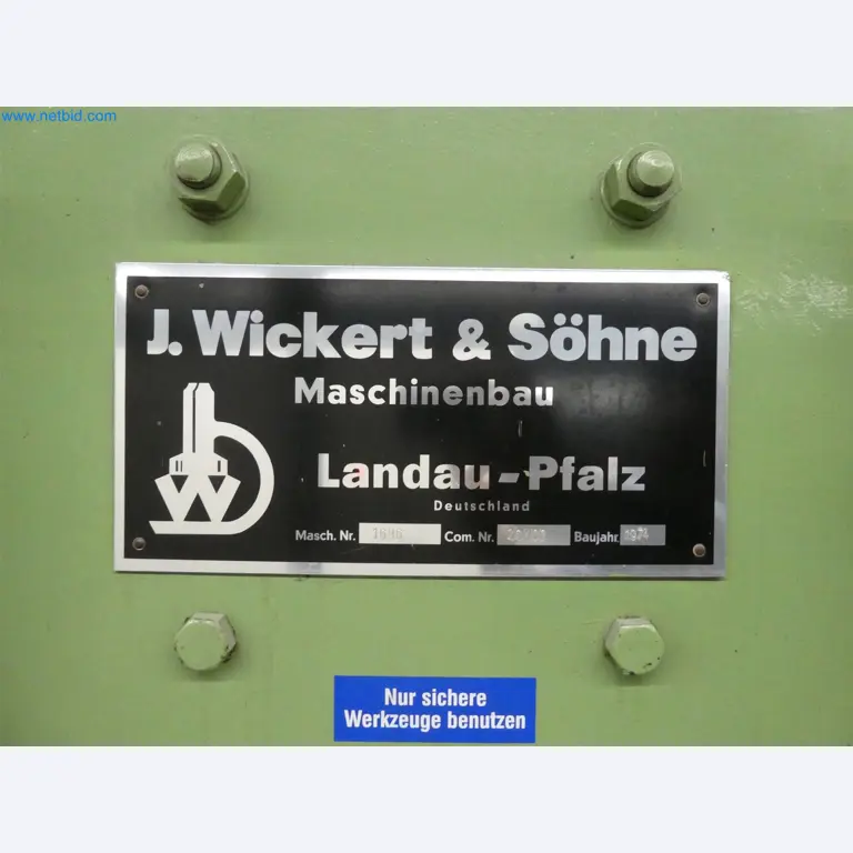 Máquinas de moldagem por injeção, máquinas CNC e linhas de montagem para elementos de aquecimento e componentes automóveis-6